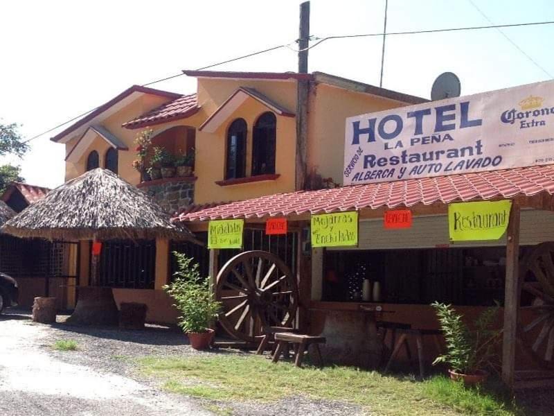 Tilaco House | Hotel y Cabaña La Peña