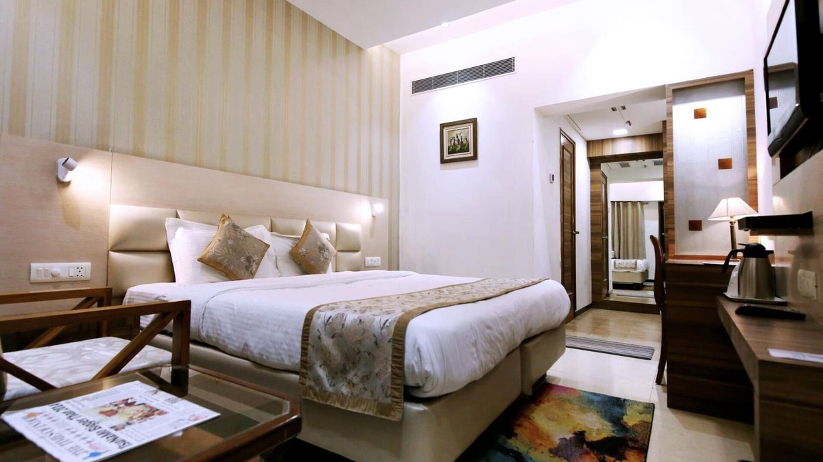 Civil Lines Hotel | Hotel Yatrik