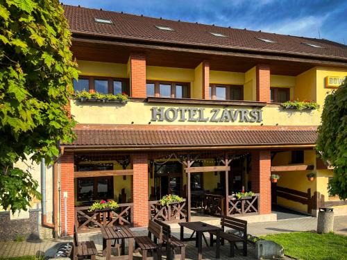Olesnice Hotel | Hotel Závrší
