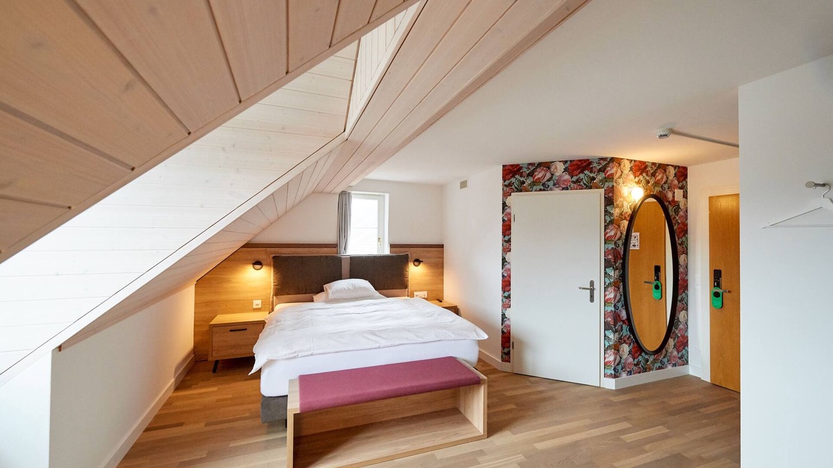 Buelach Hotel | Hotel zum goldenen Kopf