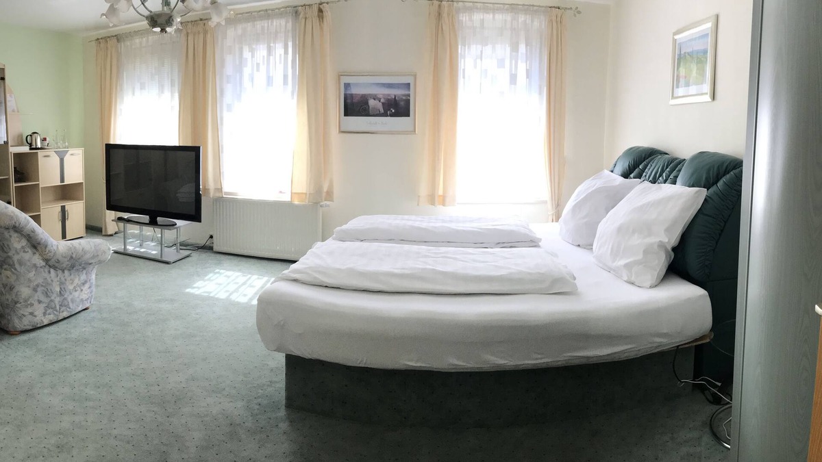 Dorfstadt Hotel | Hotel Zur Sonne
