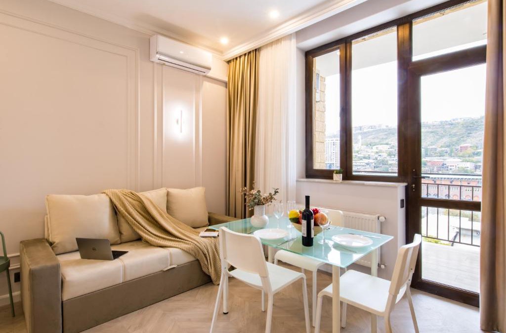 Kentron Apartment | hotelise l Olivia Apartment