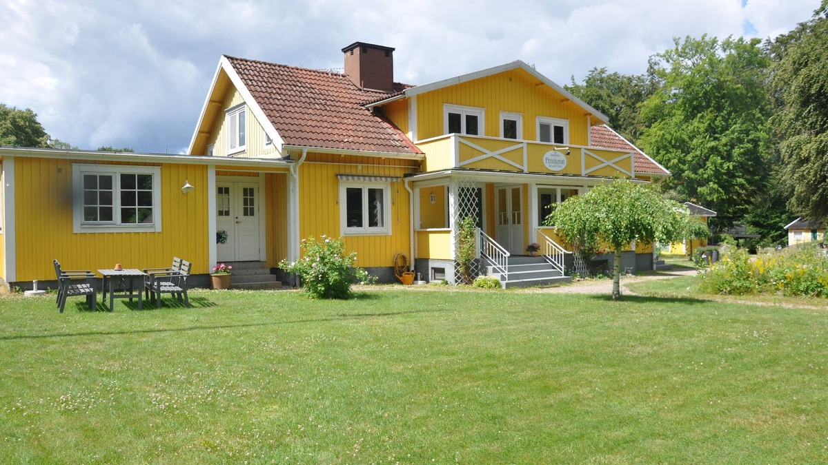 Stenbrohult Hotel | Hotell & Pensionat Björkelund