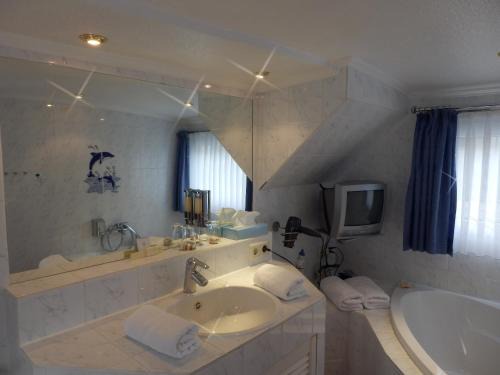 Schlachte Boat Rental | Hotelschiff Perle Bremen