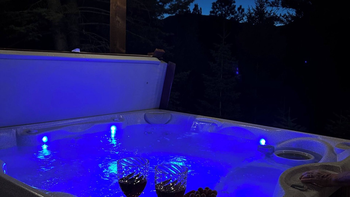 Guadalupita House | HotTub-Fire Pit-AngelFire Stunning Mountain View’s