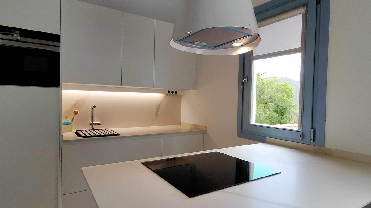 San Lorenzo de Barjacoba House | House in the SIl canyons