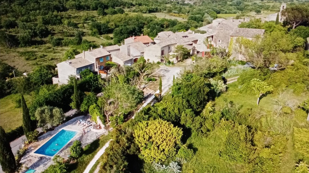 Saint-Andre-de-Roquepertuis House | House +2 gîtes, 15 persons, near Ardèche, swiming pool. Cèze river beach at 800m