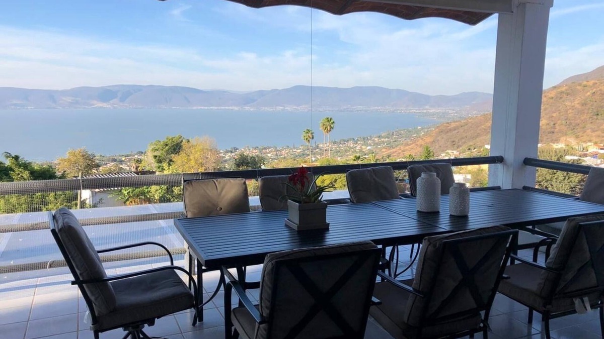 Raquet Club House | HOUSE FACING CHAPALA LAKE WITH BEAUTIFUL VIEW FROM ITTERRACES 24 HOURS SECURITY