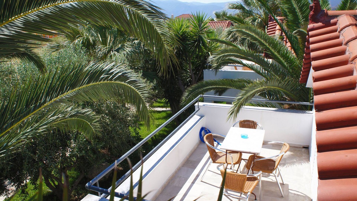 Paralio Astros House | Houdis House - A cheerful family house in the Peloponnese