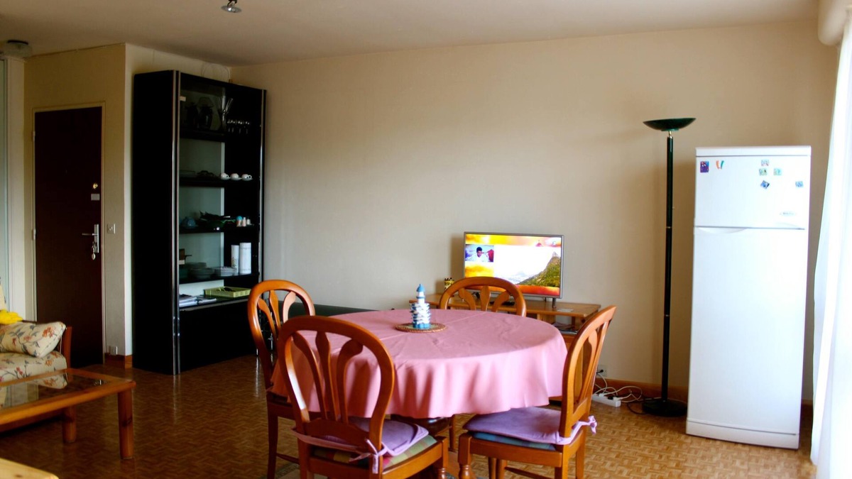 Houlgate Apartment | Houlgate, lovely 3-bedroom apartment, 55M², 300m from the sea and town center.