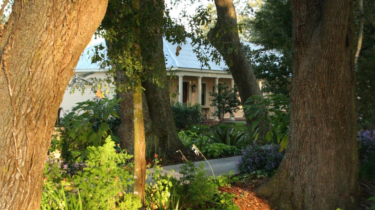 Darrow Bed & Breakfast | Houmas House Plantation and Gardens