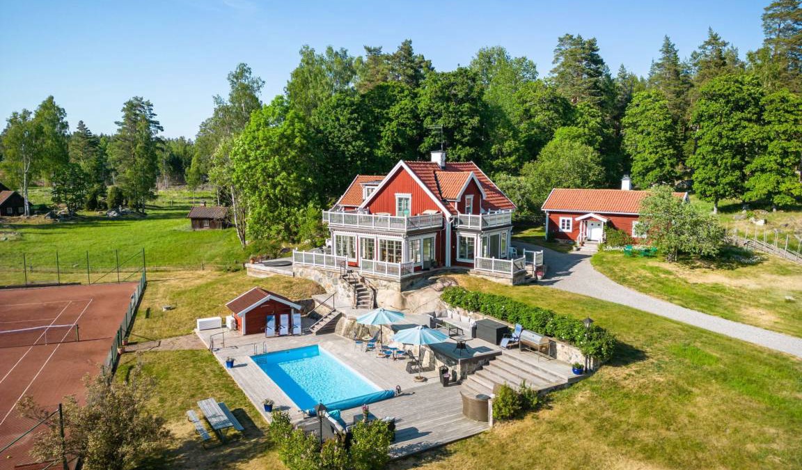 Strangnas Municipality House | House ∙ 1 bedroom ∙ 15 guests