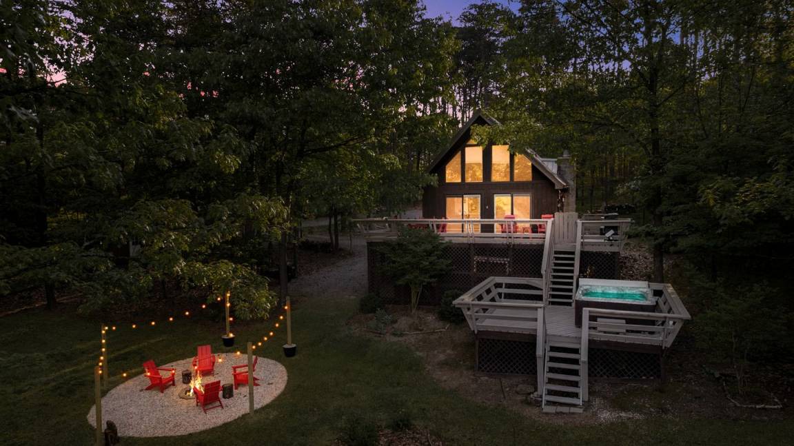 Berkeley Springs House | House ∙ 1 bedroom ∙ 5 guests