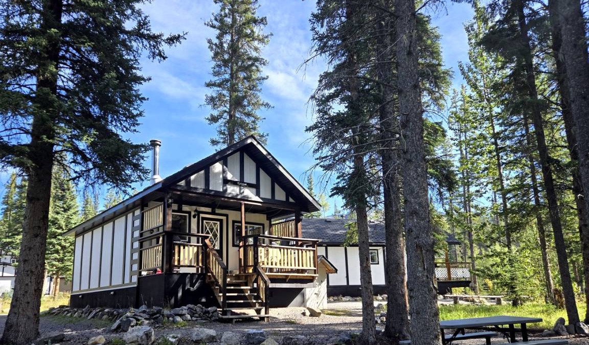 Nordegg House | House ∙ 1 bedroom ∙ 2 guests