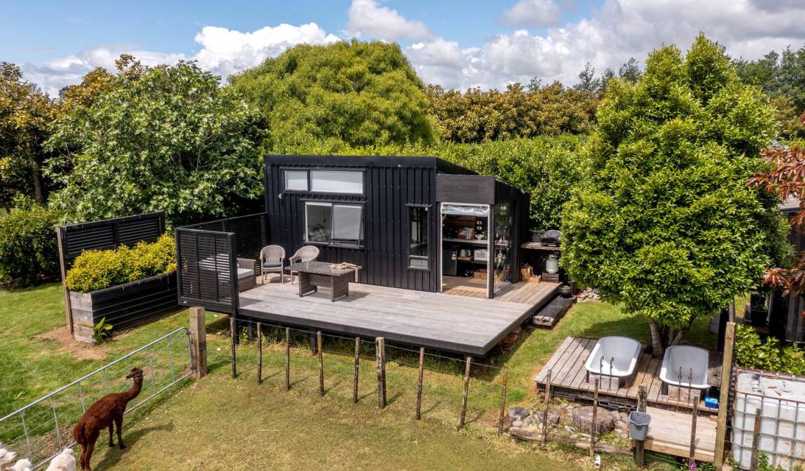 New Plymouth House | House ∙ 1 bedroom ∙ 2 guests