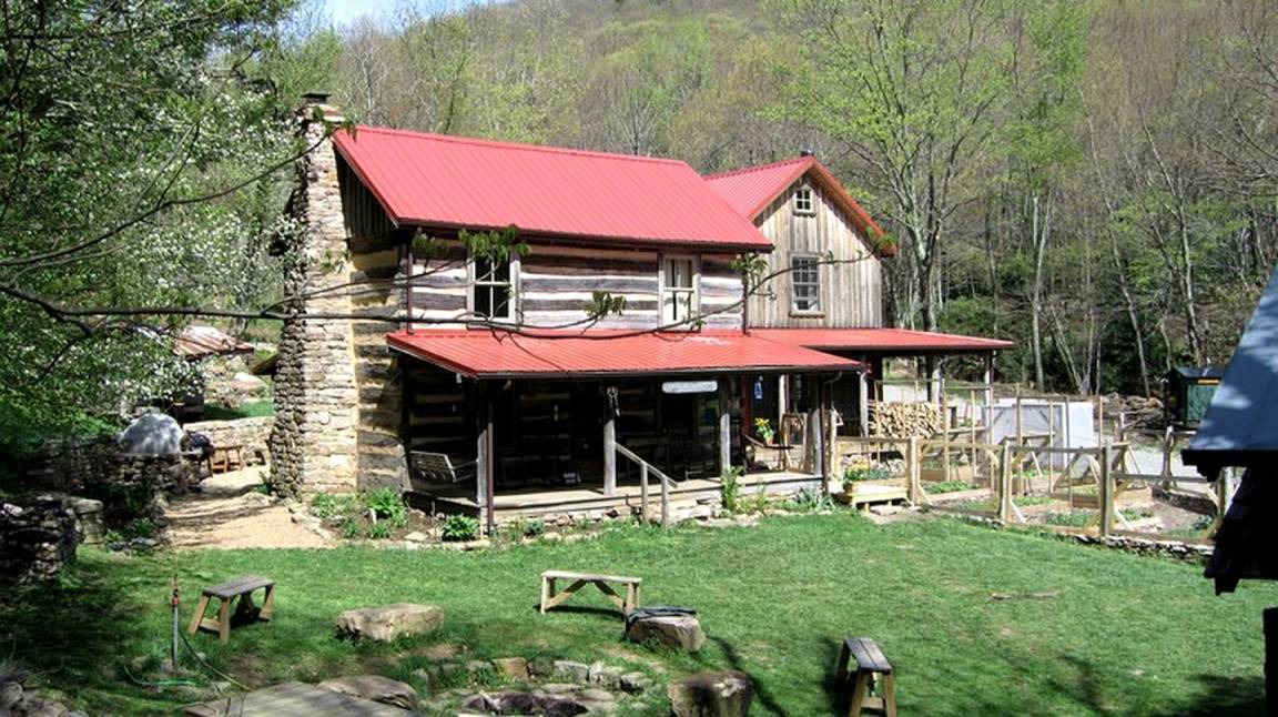 Pearisburg House | House ∙ 1 bedroom ∙ 2 guests