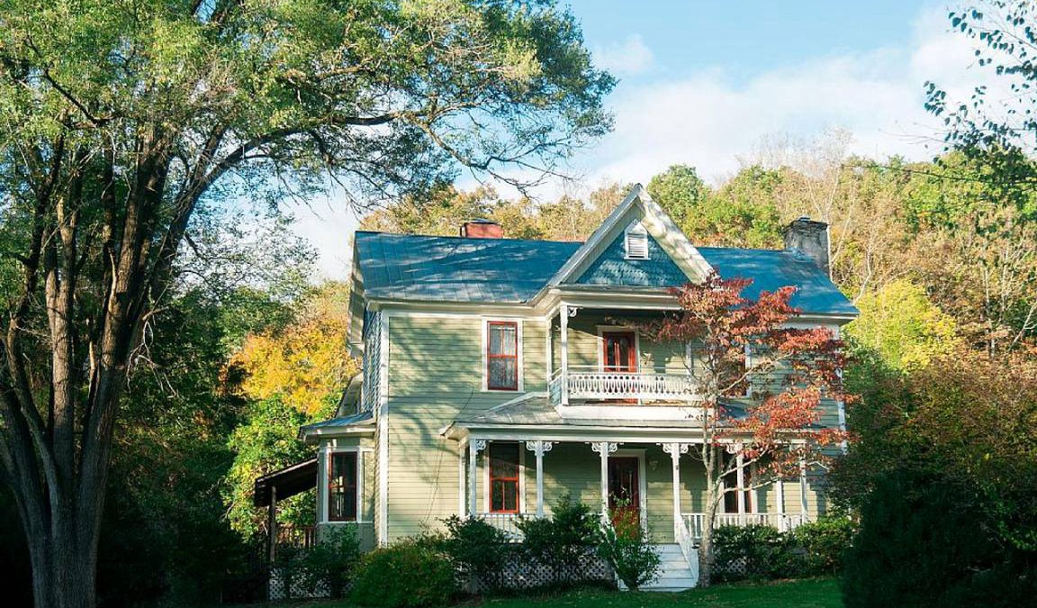 Weaverville House | House ∙ 1 bedroom ∙ 17 guests