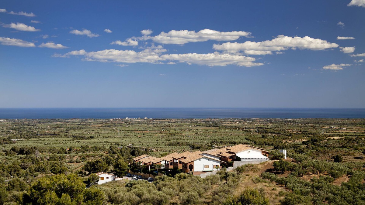 Riudecanyes Ski Chalet | House 1 Farigola with swimming pool. 15 ' from Port Aventura! and the beaches.