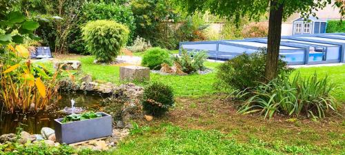 Marthon House | House 10 people, heated pool, countryside