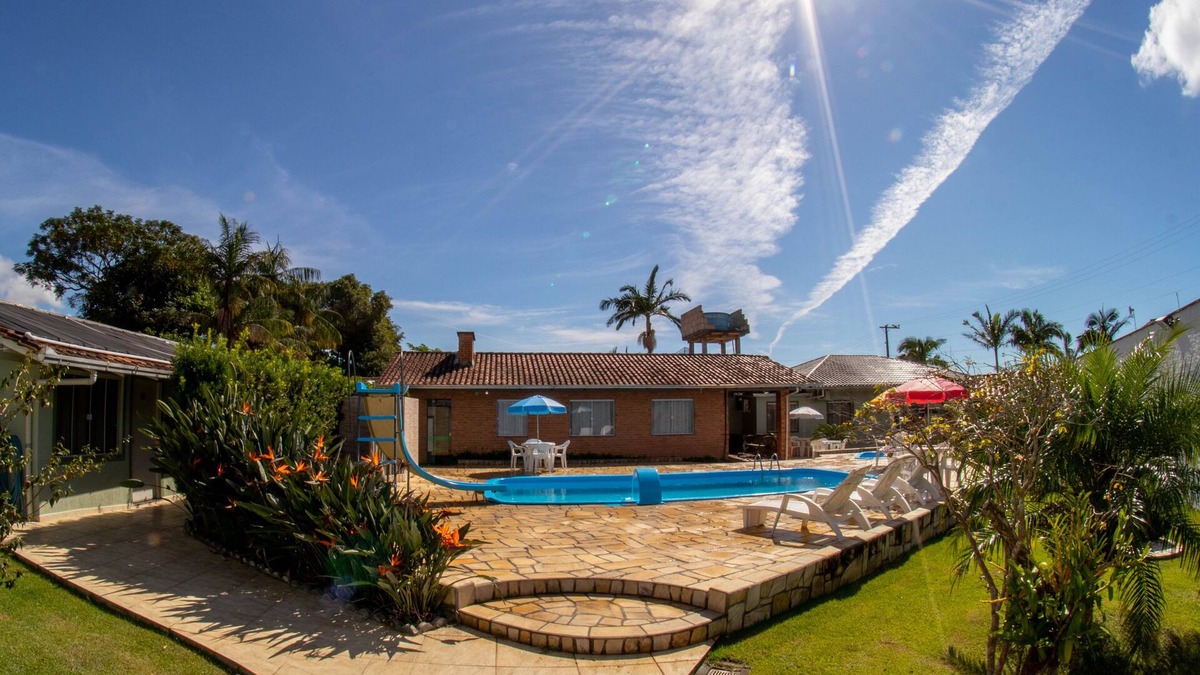 Nossa Senhora de Fatima House | HOUSE 10 SUITES/AIR GROUPS AND FAMILY AND EXCURSIONS Penha -Beto Carrero, 50 people