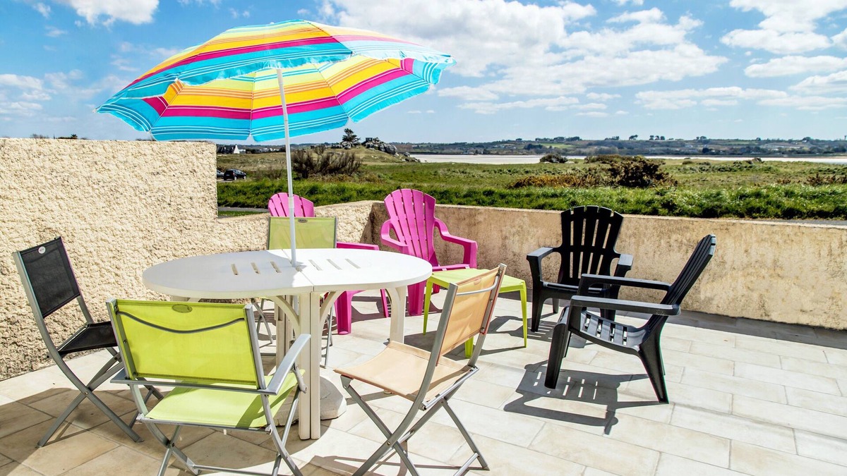 Plouescat House | house 100m from the sea, sea view garden of the Clos-living room and bedrooms