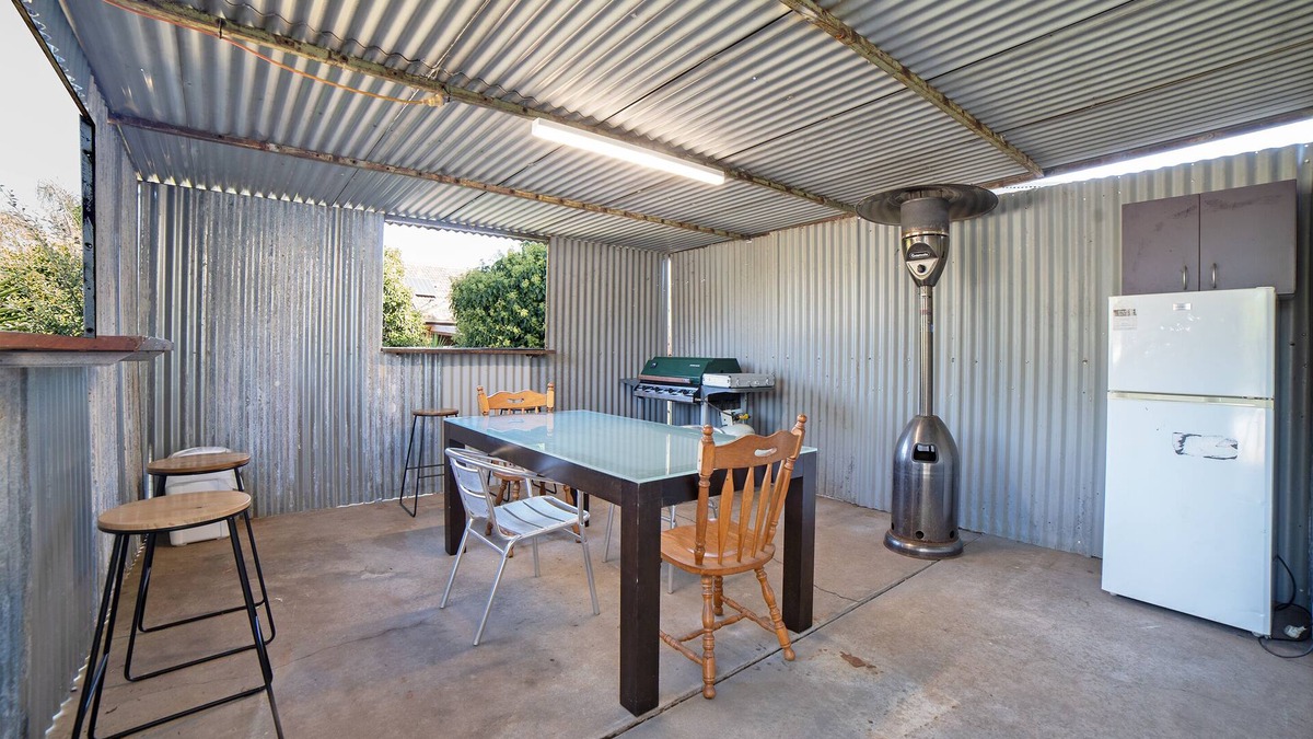 North Bendigo House | House 1BR-3BR, 1-6 Guests, 5 min to Bendigo CBD, Bendigo Hospital & showgrounds
