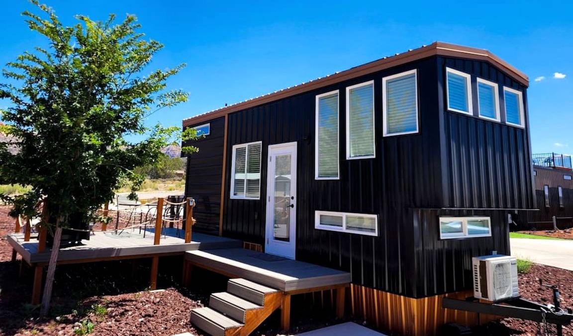 Apple Valley House | House ∙ 2 bedrooms ∙ 6 guests