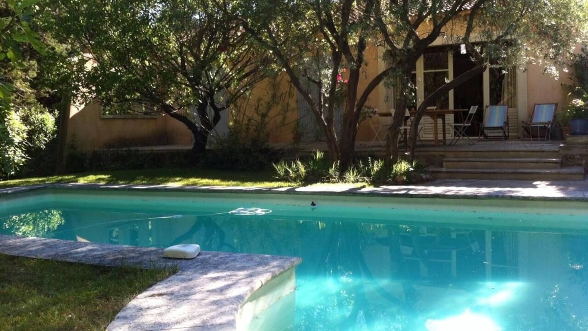 Grand Sud House | House 2 people 3 km from Aix en Provence, 85m2, charm and calm.