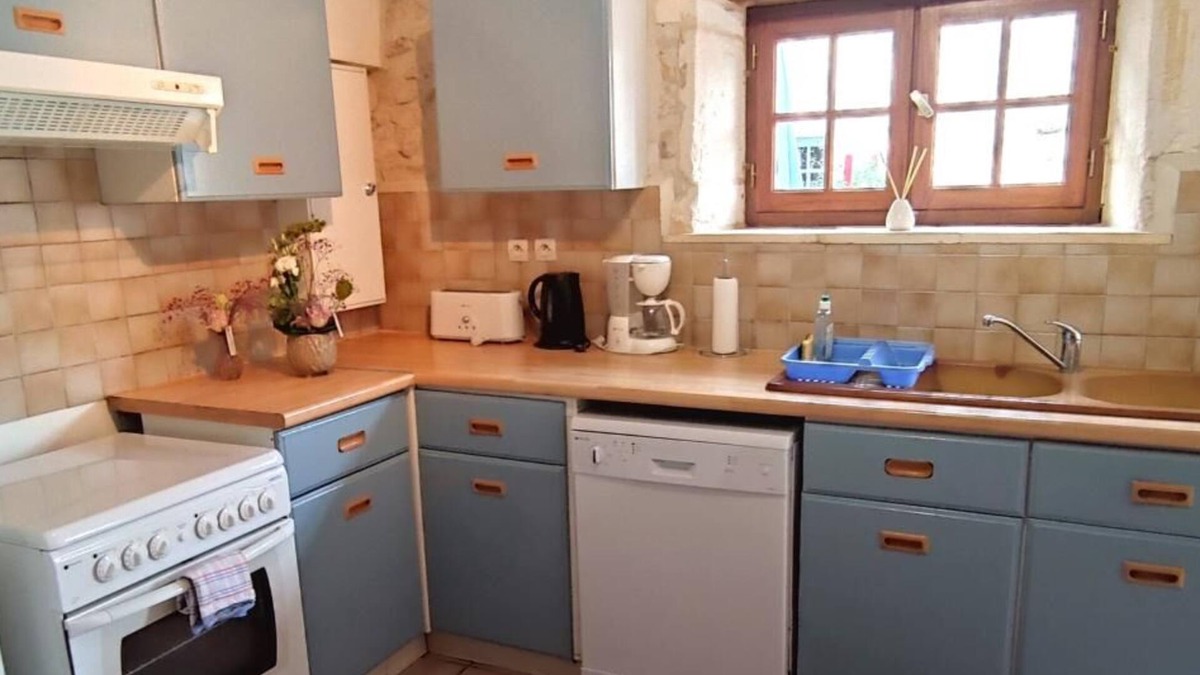 Ternant Apartment | House 2 sleeps 8 3 bedrooms 1 bathroom