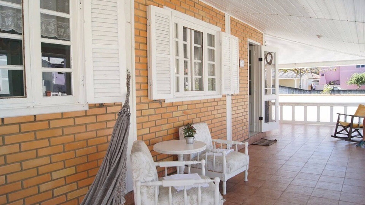 Ponta do Papagaio House | House 220 meters from the beach, super airy and quiet, with barbecue area