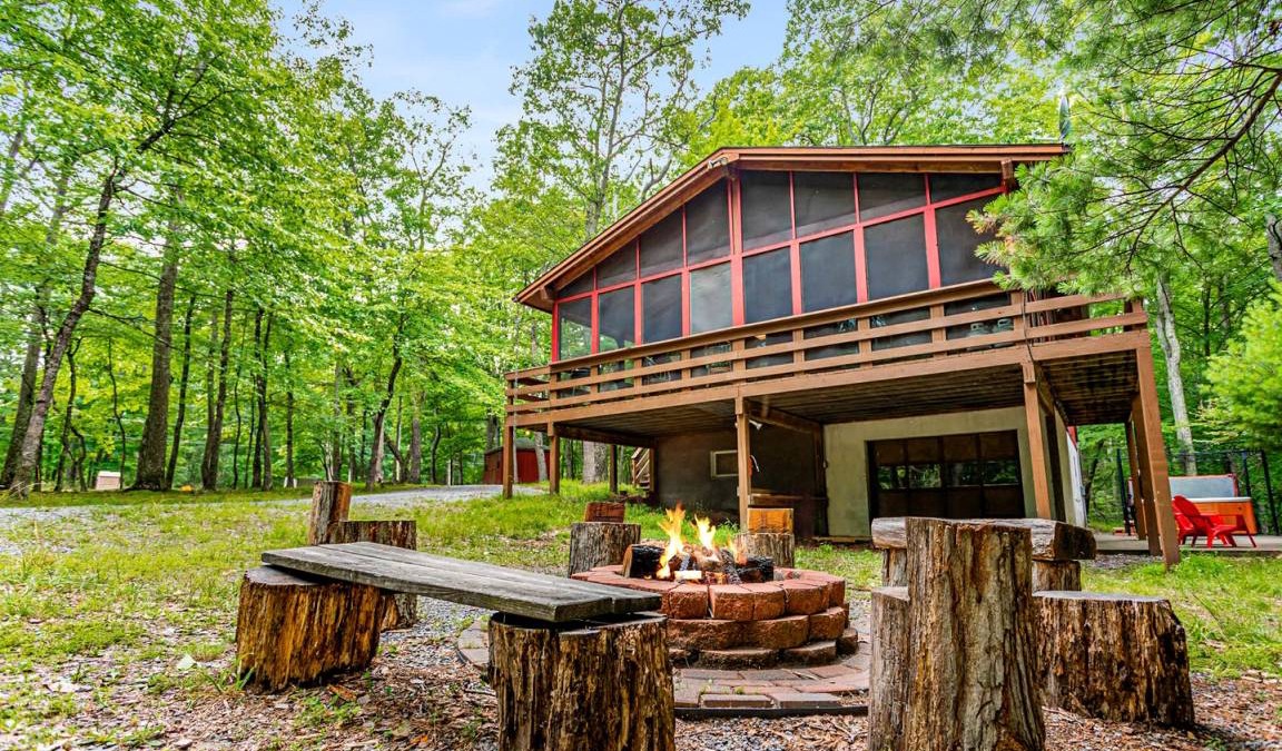 Great Cacapon House | House ∙ 3 bedrooms ∙ 6 guests