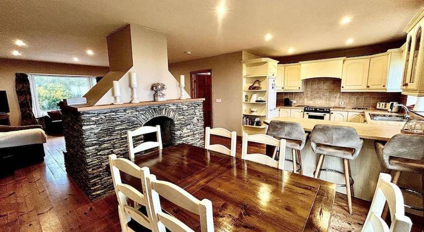 Ballinskelligs House | House ∙ 3 bedrooms ∙ 6 guests