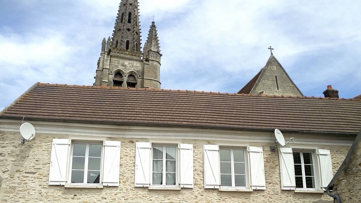 Baron House | House 3 people, 2 bedrooms in the city center. Comfort
