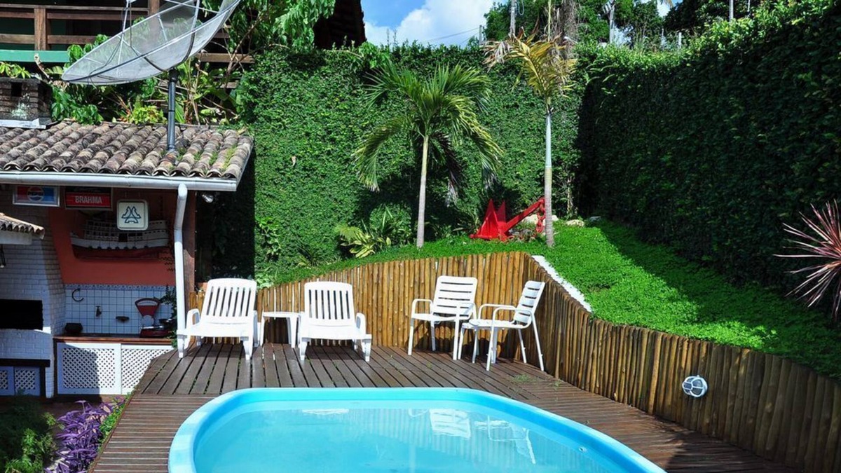 Itaguassu House | House 3 suites c air cond and TV, barbecue for 3 cars 200m from the beach.