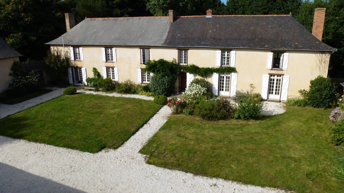 Pace House | House 315 sqm, Rennes, 15 people, heated pool