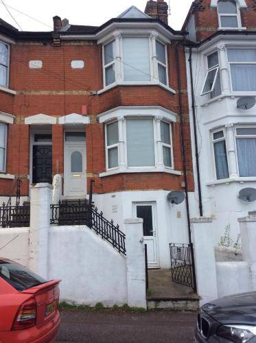 Chatham House | House ∙ 4 bedrooms ∙ 6 guests