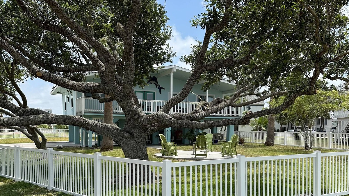 Key Allegro House | House, 4 Bedrooms + Sunroom, 2.5 Baths, Sleeps 13