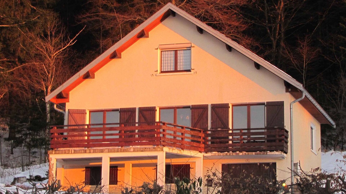 Grande-Riviere-Chateau House | House 4 to 8 people on a hill overlooking a lake, altitude 950 meters