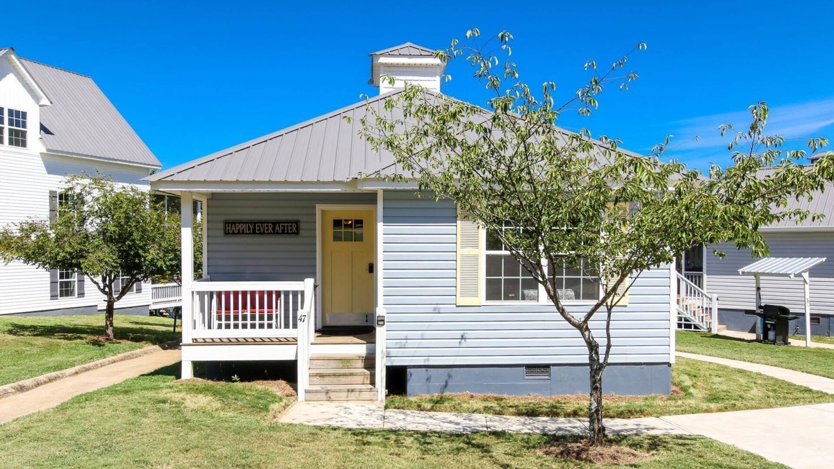 Leesburg House | House # 47 Happily Ever After (No Pets)