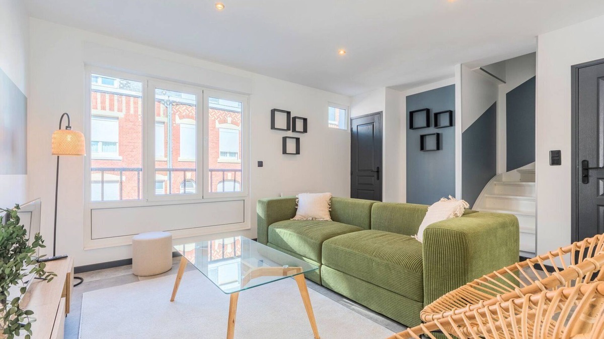 La Madeleine House | House 4bed 2bath with garden and private parking.
