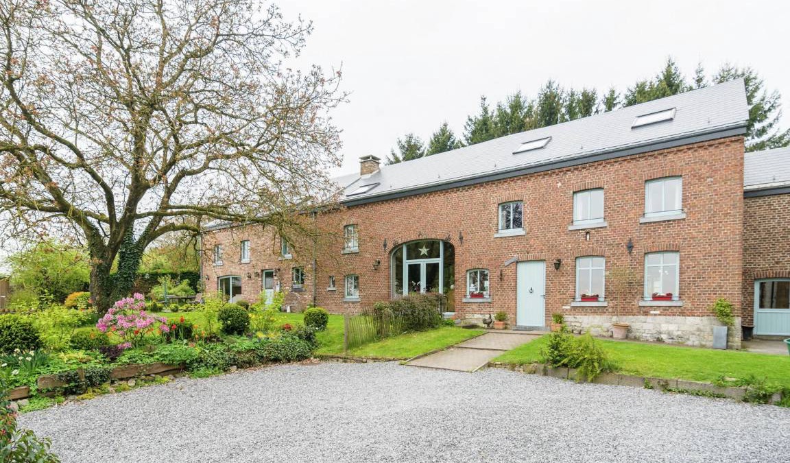 Ciney House | House ∙ 5 bedrooms ∙ 12 guests