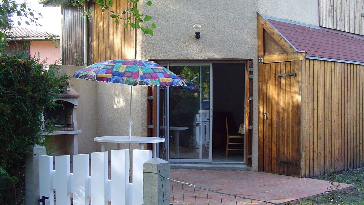 Hourtin Port House | House 5 minutes walk from the lake and the port.