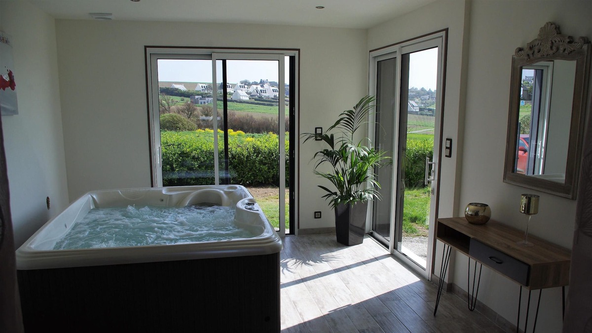 Plomodiern House | House 5 p at the Pointe de Lestrévet PLOMODIERN with SPA - Beach 5 minutes walk
