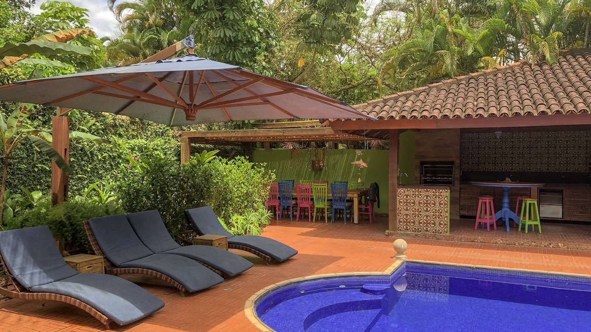 Camburi House | House 50 m from the beach in a different condominium, total privacy Camburizinho