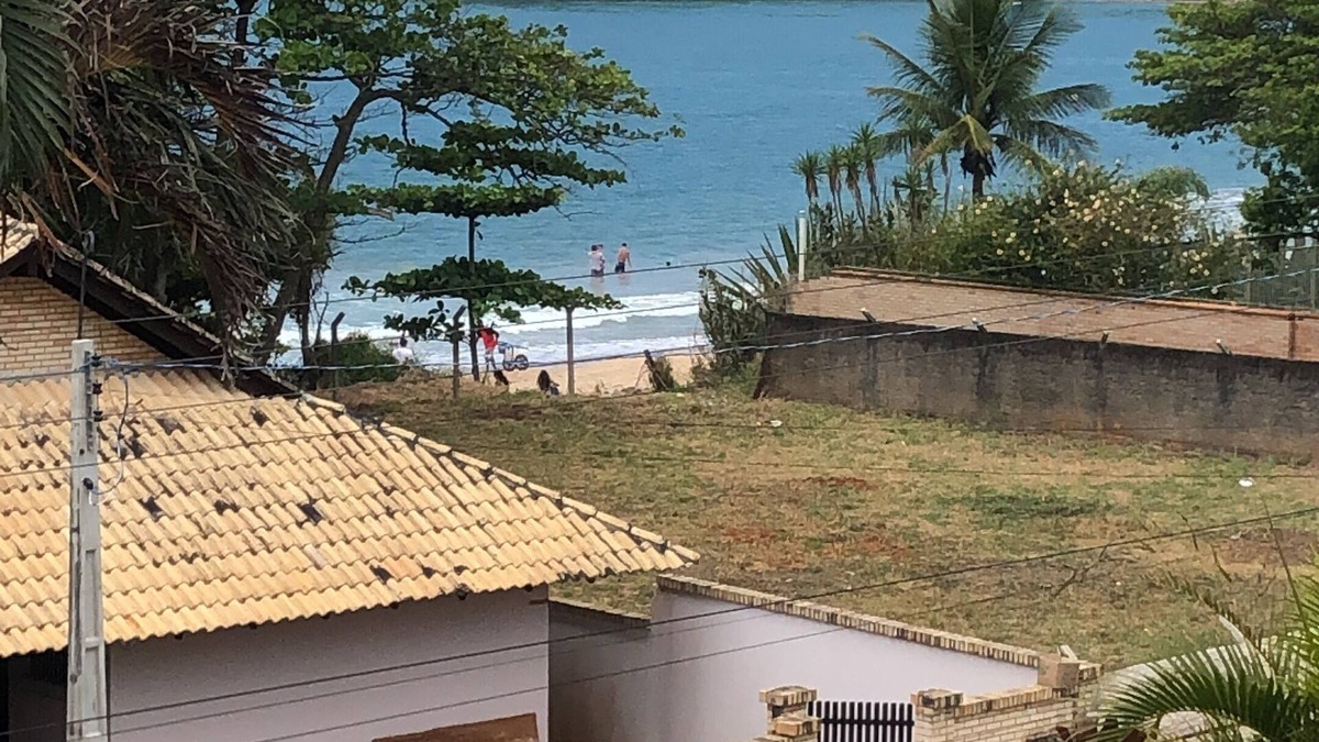 Praia da Armacao do Itapocoroi House | House 50 meters from the beach, 3 km Beto Carreiro