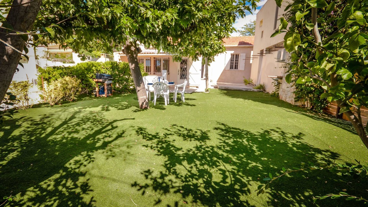Carqueiranne House | House 60m2, 500m from beaches and shops, large outside garden