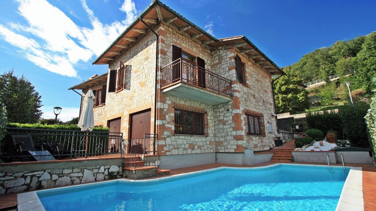 Radicondoli House | House 7 mins walk to center w/private pool