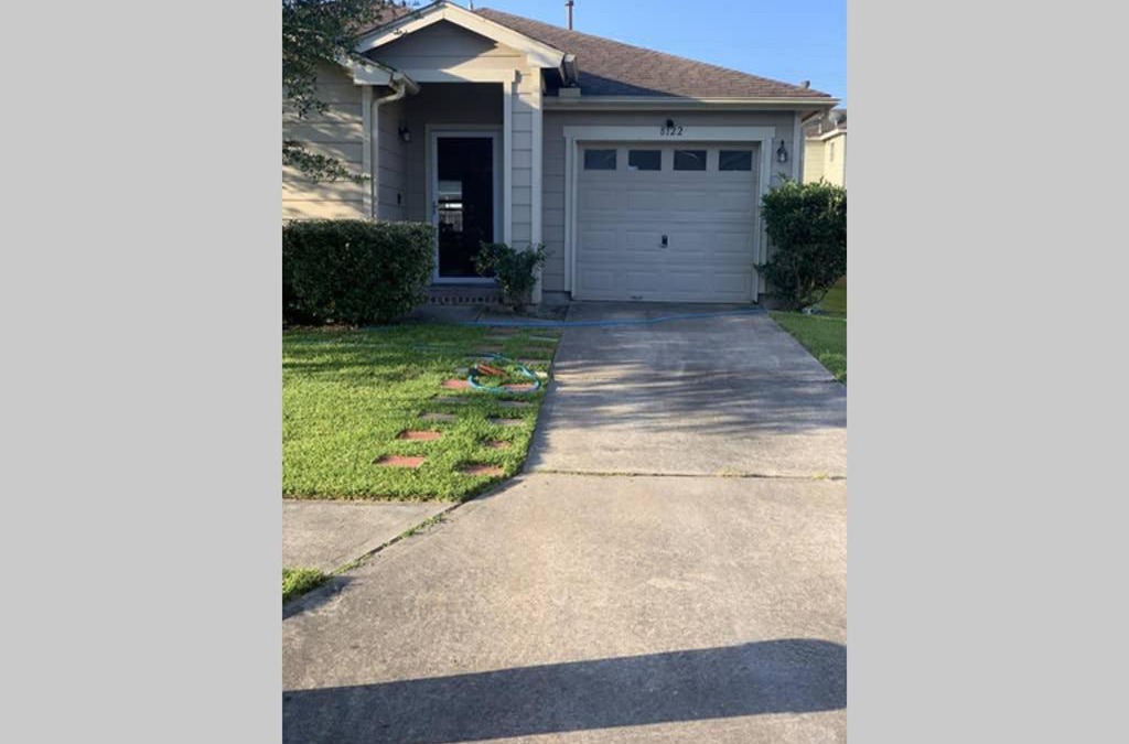 Humble House | House 8122