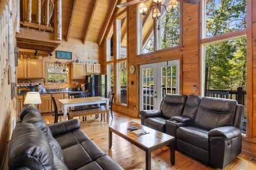 Gatlinburg - Pigeon Forge House | House ∙ 9 guests