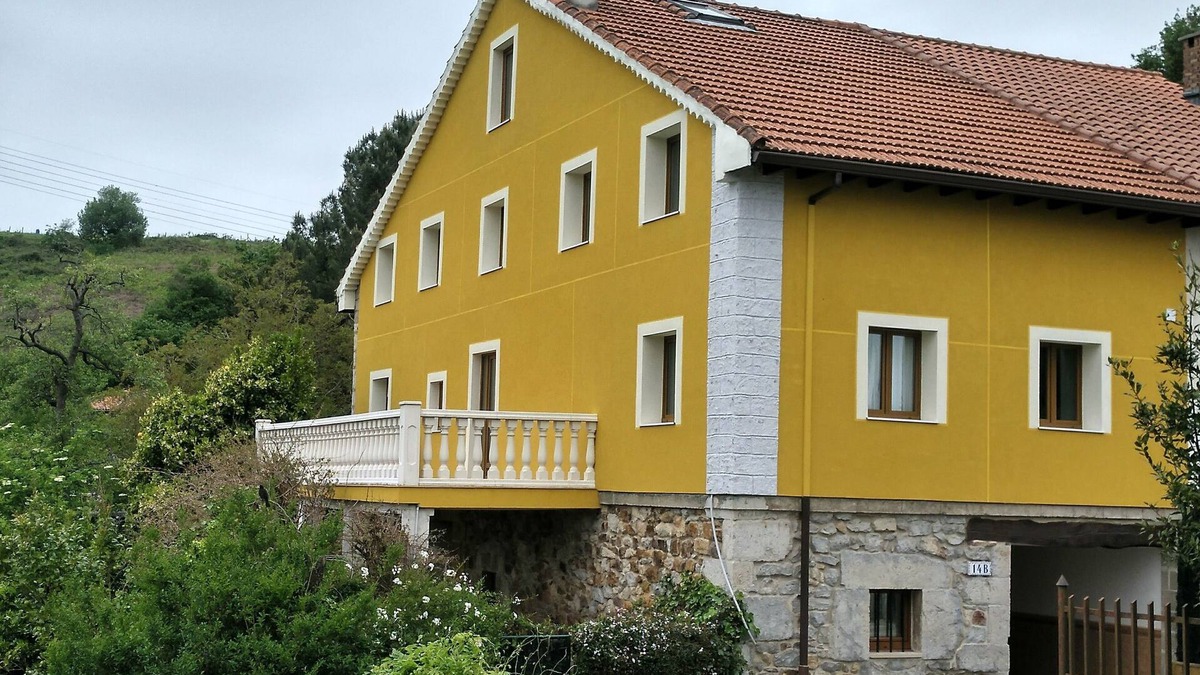 Guarnizo House | House 9 km from Santander and 6 km from Cabárceno: Casa Los Mozos